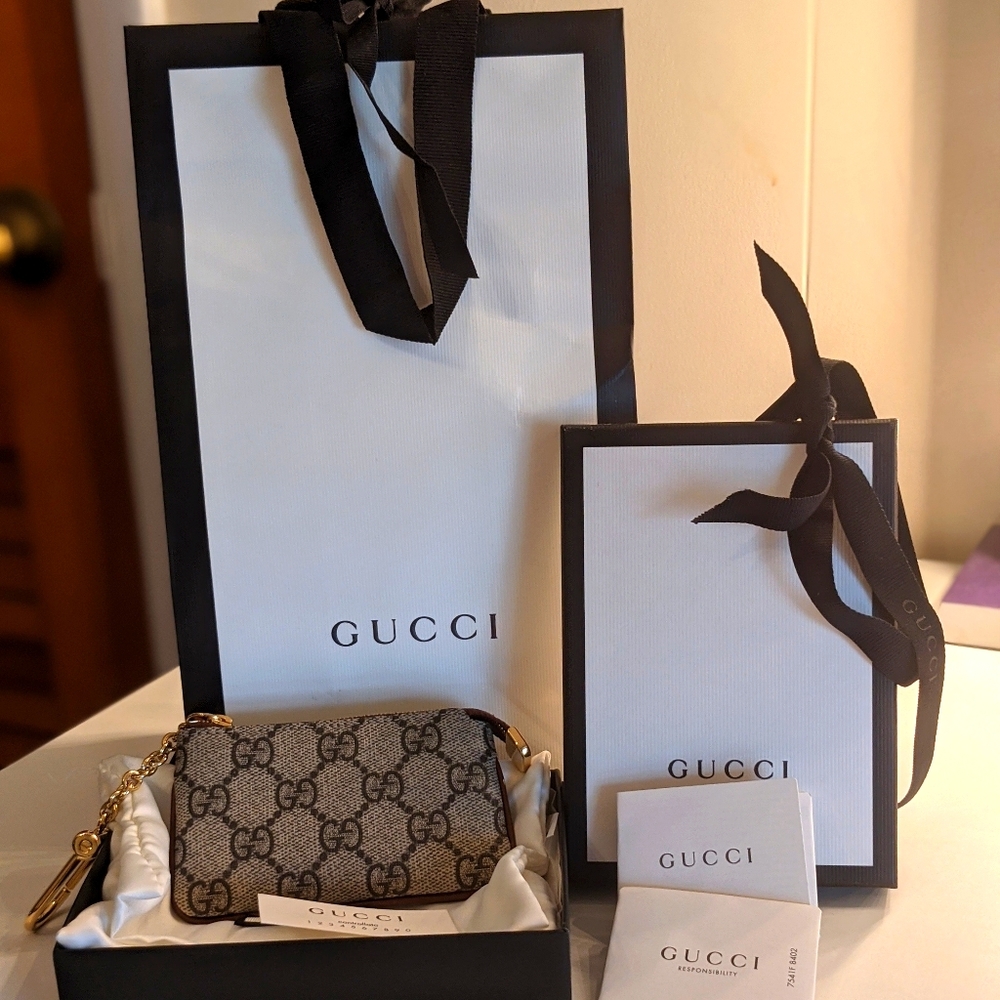 Authentic Gucci Key/Card Holder